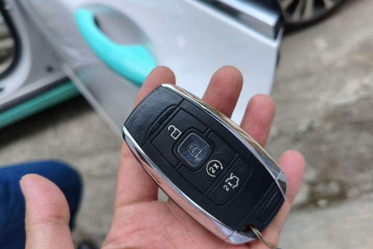 Used Lincoln MKZ 2017 2.0H Hybrid Luxury Edition Vehicle Key