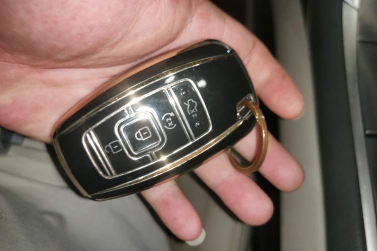 Used Lincoln MKZ 2017 2.0T Luxury Edition Vehicle Key