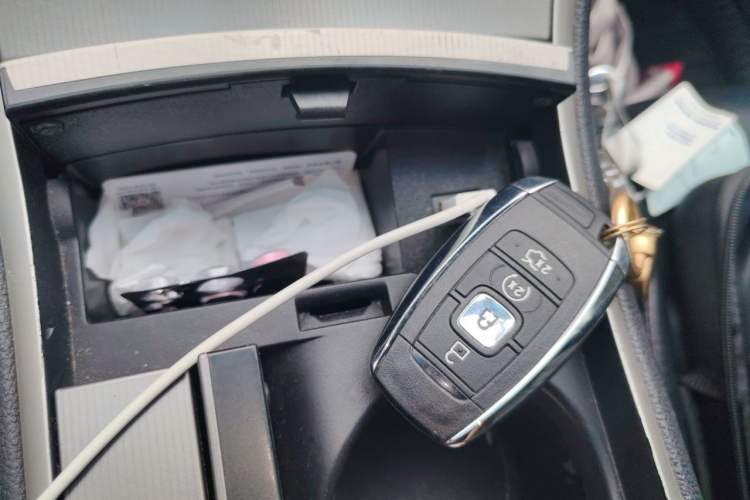 Used Lincoln MKZ 2017 2.0T Luxury Edition Vehicle Key