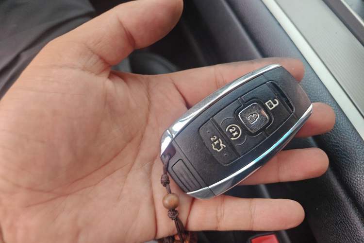 Used Lincoln MKZ 2017 2.0T Prestige Edition Vehicle Key
