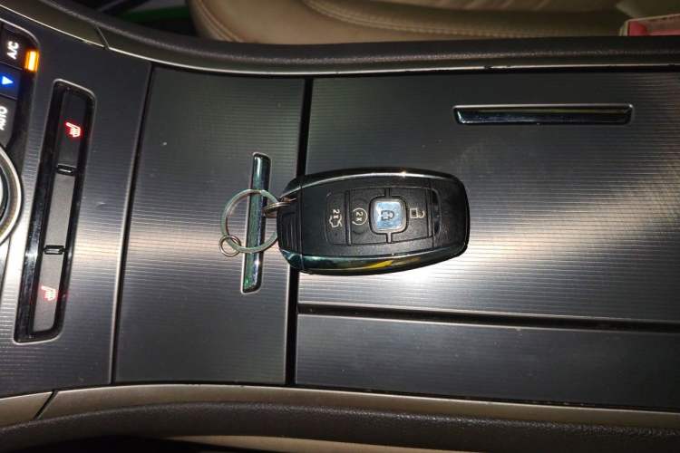 Used Lincoln MKZ 2017 2.0T Luxury Edition Vehicle Key