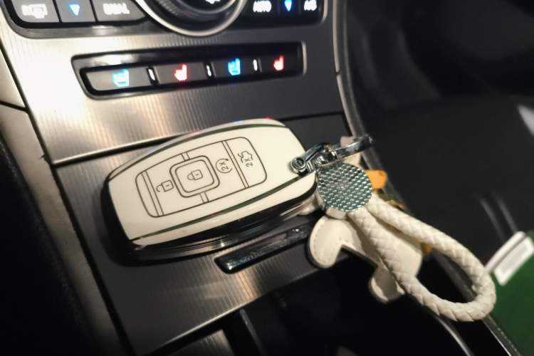 Used Lincoln MKZ 2017 2.0T Luxury Edition Vehicle Key
