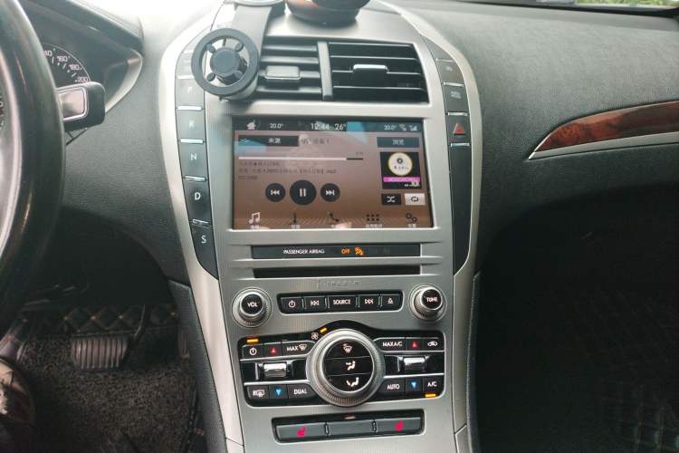 Used Lincoln MKZ 2017 2.0T Luxury Edition Audio And AC Panel