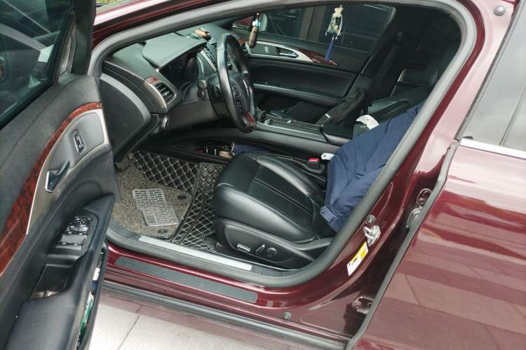 Used Lincoln MKZ 2017 2.0T Luxury Edition Driver Seat