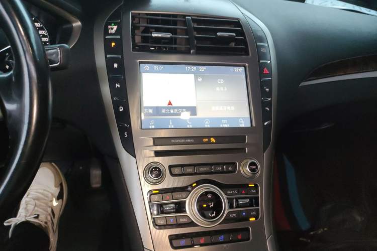 Used Lincoln MKZ 2017 2.0T Luxury Edition Audio And AC Panel