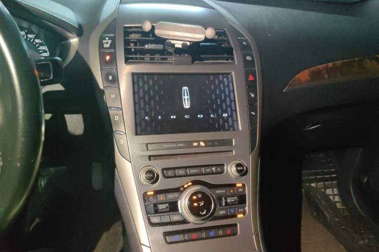 Used Lincoln MKZ 2017 2.0T Luxury Edition Audio And AC Panel