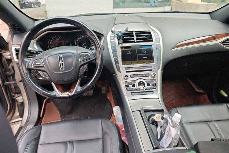 Used Lincoln MKZ 2017 2.0T Luxury Edition Center Console