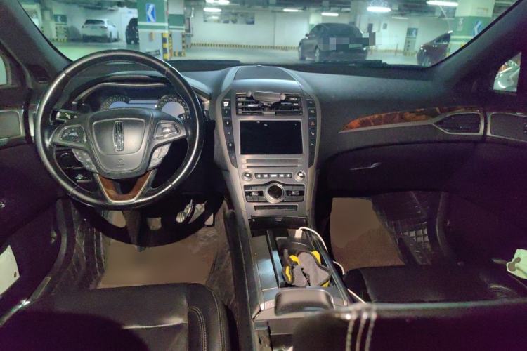 Used Lincoln MKZ 2017 2.0T Luxury Edition Center Console