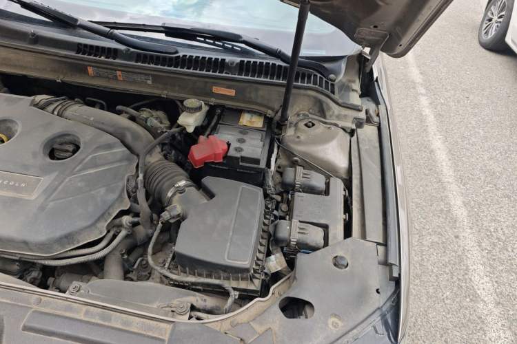 Used Lincoln MKZ 2017 2.0T Luxury Edition Engine Bay Left