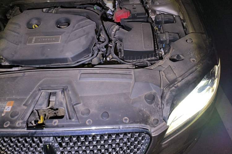 Used Lincoln MKZ 2017 2.0T Luxury Edition Engine Bay Left