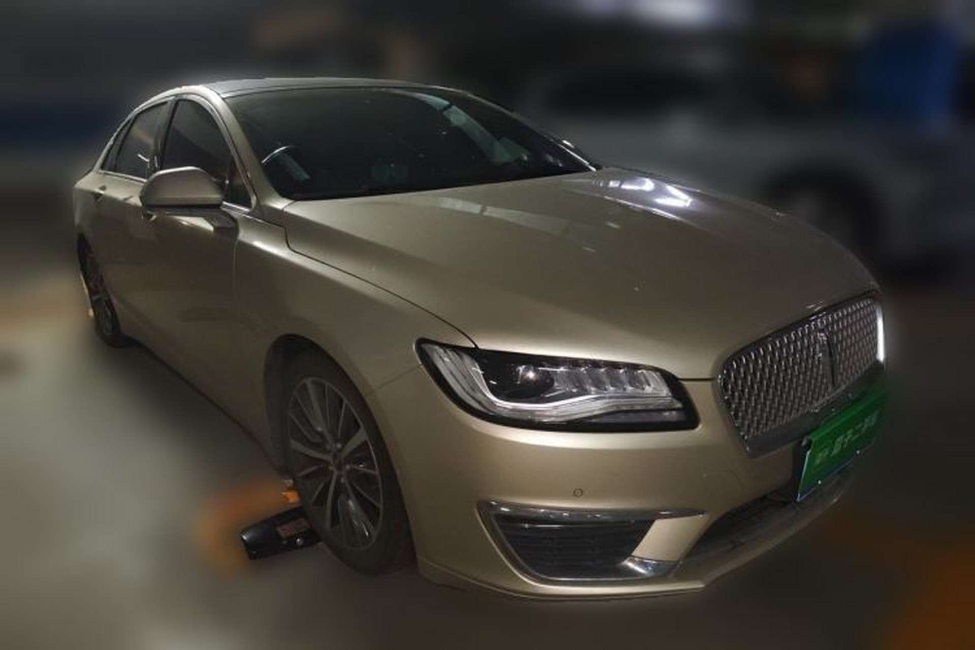 Used Lincoln MKZ 2017 2.0T Luxury Edition Front Right 45 Deg