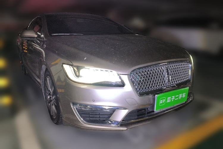 Used Lincoln MKZ 2017 2.0T Luxury Edition Front Right 45 Deg