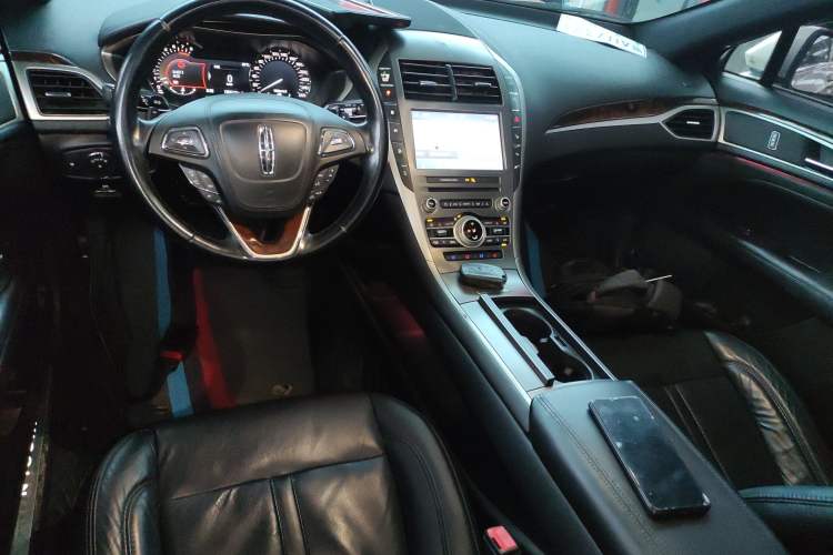 Used Lincoln MKZ 2017 2.0T Luxury Edition Interior 2