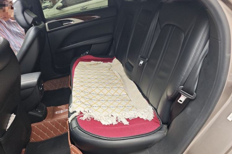 Used Lincoln MKZ 2017 2.0T Luxury Edition Left Rear Seat