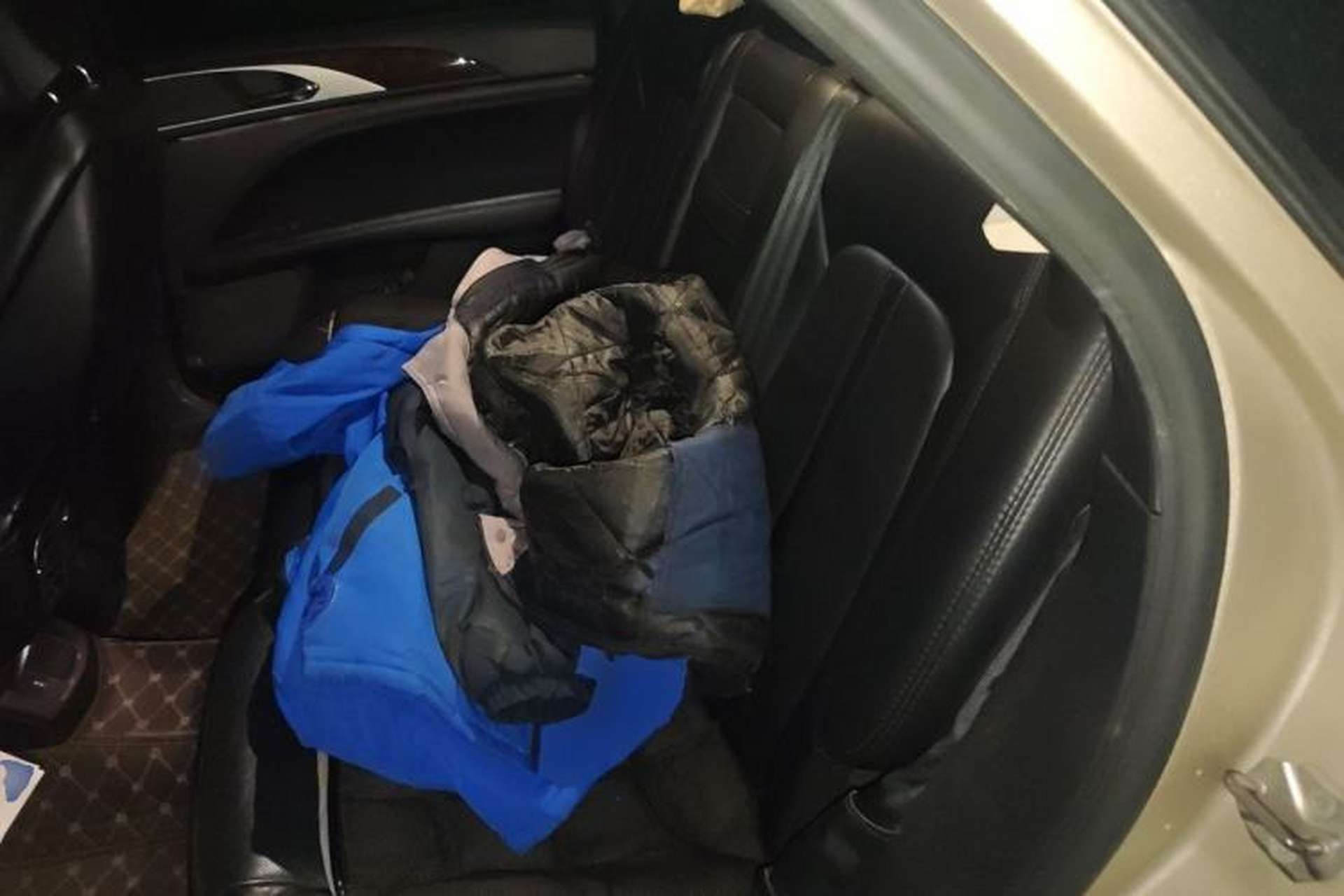 Used Lincoln MKZ 2017 2.0T Luxury Edition Left Rear Seat