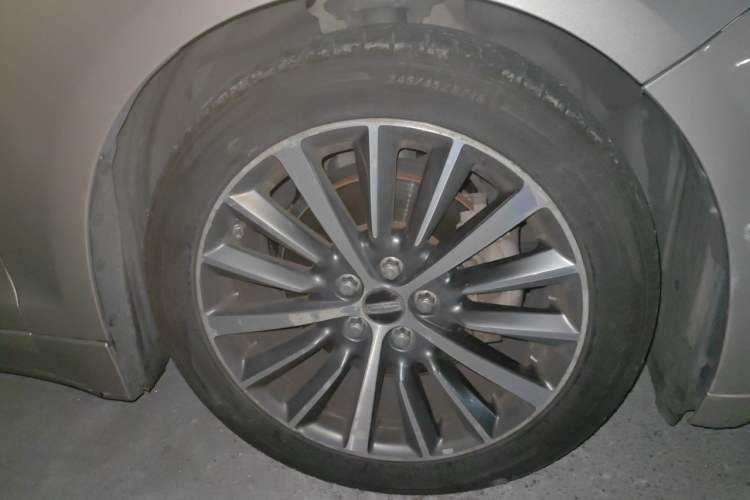 Used Lincoln MKZ 2017 2.0T Luxury Edition Right Front Wheel Hub