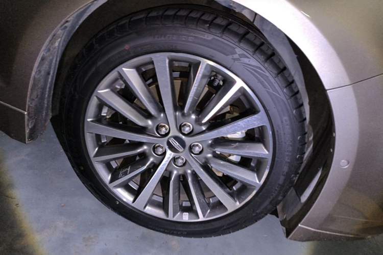 Used Lincoln MKZ 2017 2.0T Luxury Edition Right Front Wheel Hub