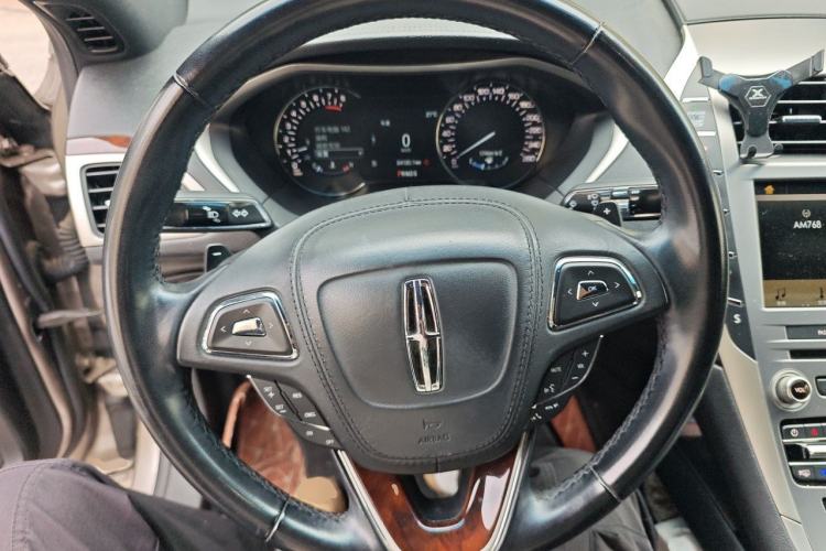 Used Lincoln MKZ 2017 2.0T Luxury Edition Steering Wheel