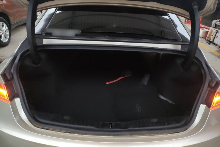 Used Lincoln MKZ 2017 2.0T Luxury Edition Trunk