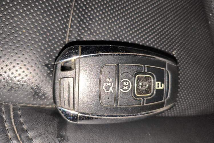 Used Lincoln MKZ 2017 2.0T Luxury Edition Vehicle Key