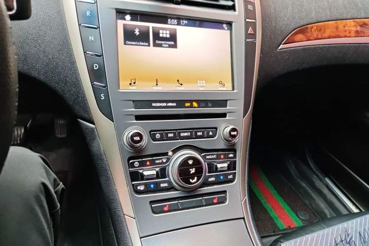 Used Lincoln MKZ 2017 2.0T Luxury Edition Audio And AC Panel