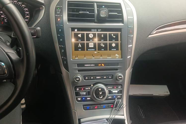 Used Lincoln MKZ 2017 2.0T Luxury Edition Audio And AC Panel