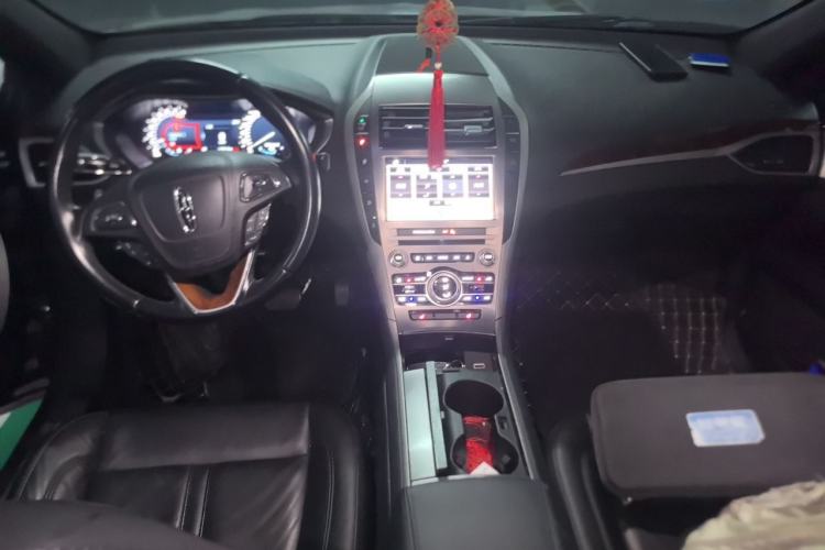Used Lincoln MKZ 2017 2.0T Luxury Edition Center Console