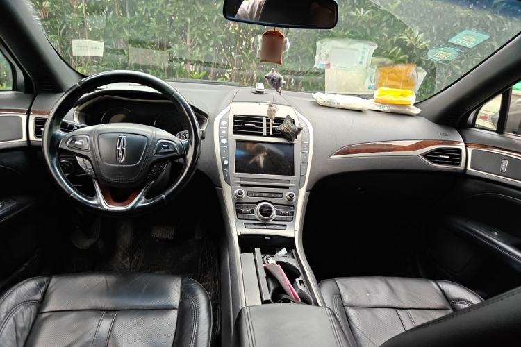 Used Lincoln MKZ 2017 2.0T Luxury Edition Center Console