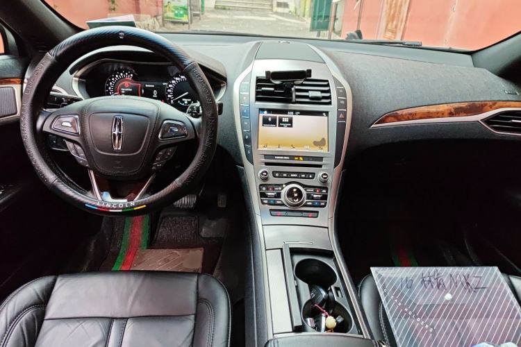 Used Lincoln MKZ 2017 2.0T Luxury Edition Center Console