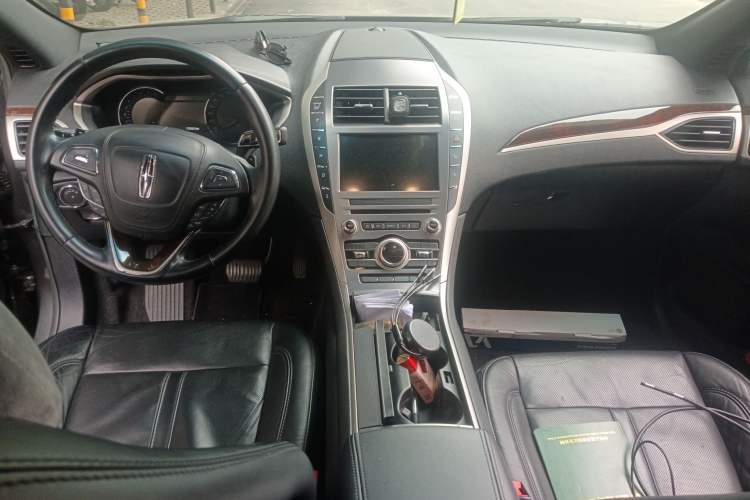 Used Lincoln MKZ 2017 2.0T Luxury Edition Center Console