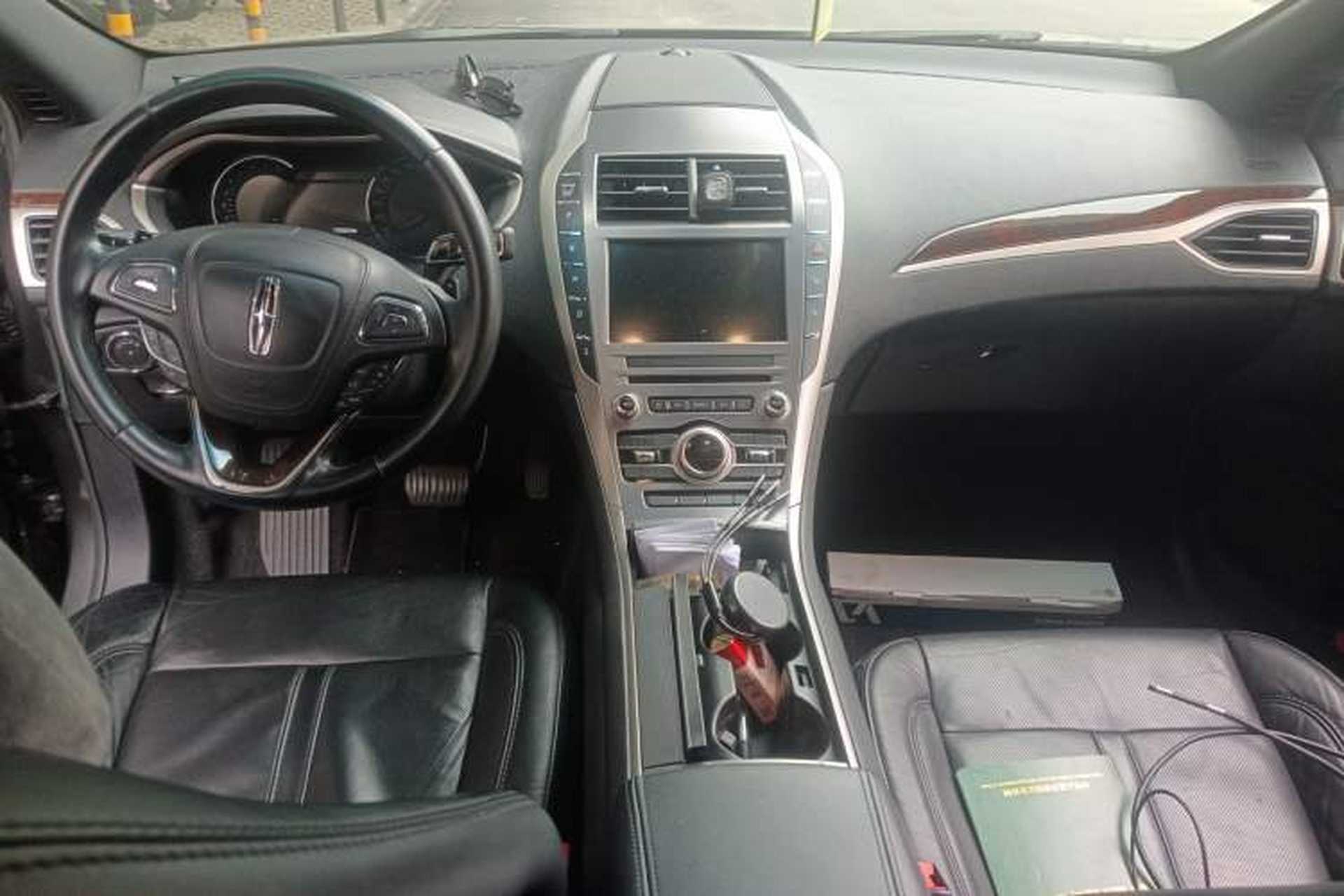 Used Lincoln MKZ 2017 2.0T Luxury Edition Center Console