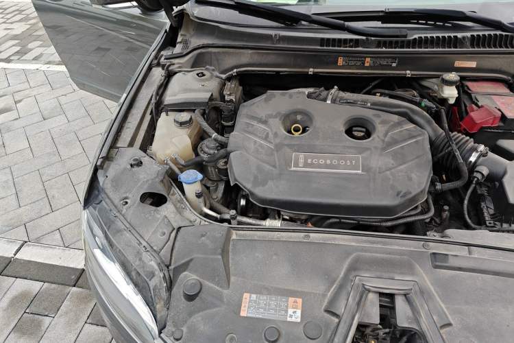 Used Lincoln MKZ 2017 2.0T Luxury Edition Engine Bay Right