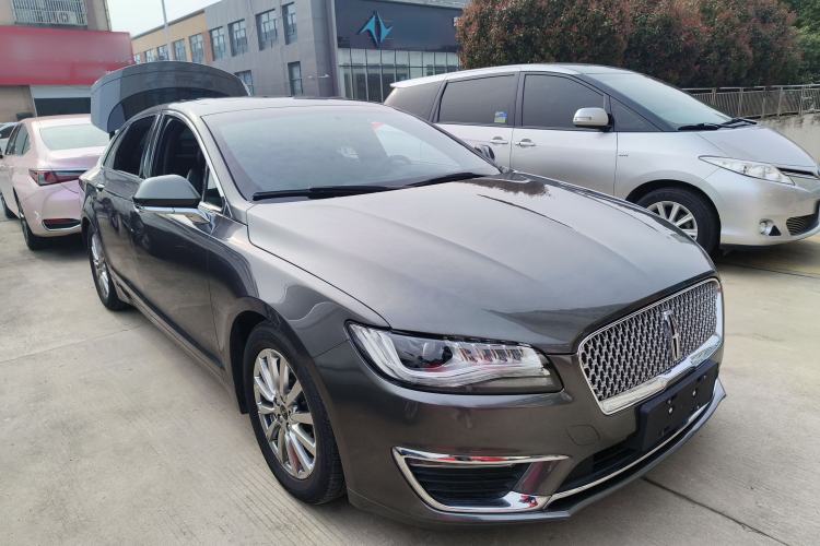Used Lincoln MKZ 2017 2.0T Luxury Edition Front Right 45 Deg