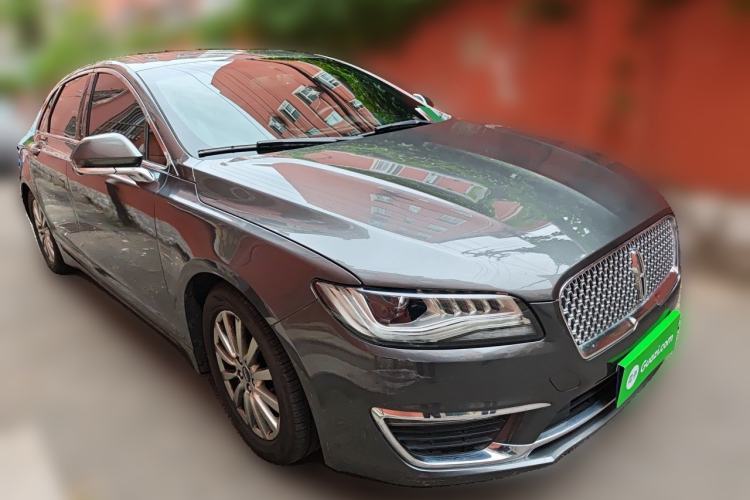 Used Lincoln MKZ 2017 2.0T Luxury Edition Front Right 45 Deg