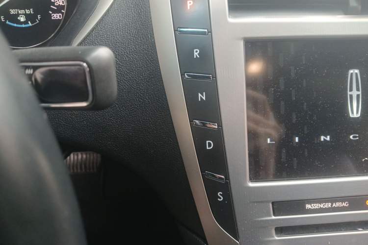 Used Lincoln MKZ 2017 2.0T Luxury Edition Gear Lever