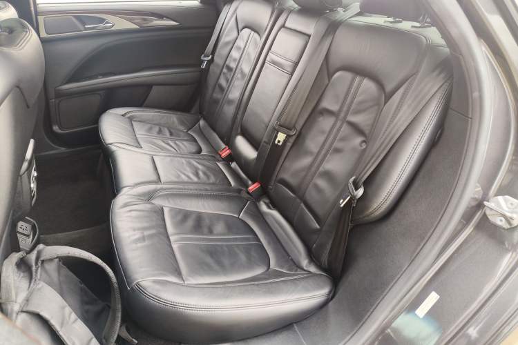 Used Lincoln MKZ 2017 2.0T Luxury Edition Left Rear Seat