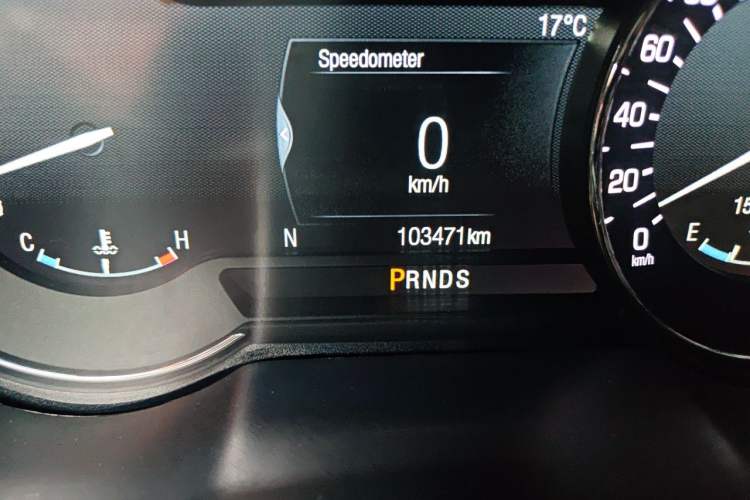 Used Lincoln MKZ 2017 2.0T Luxury Edition Odometer Close Up