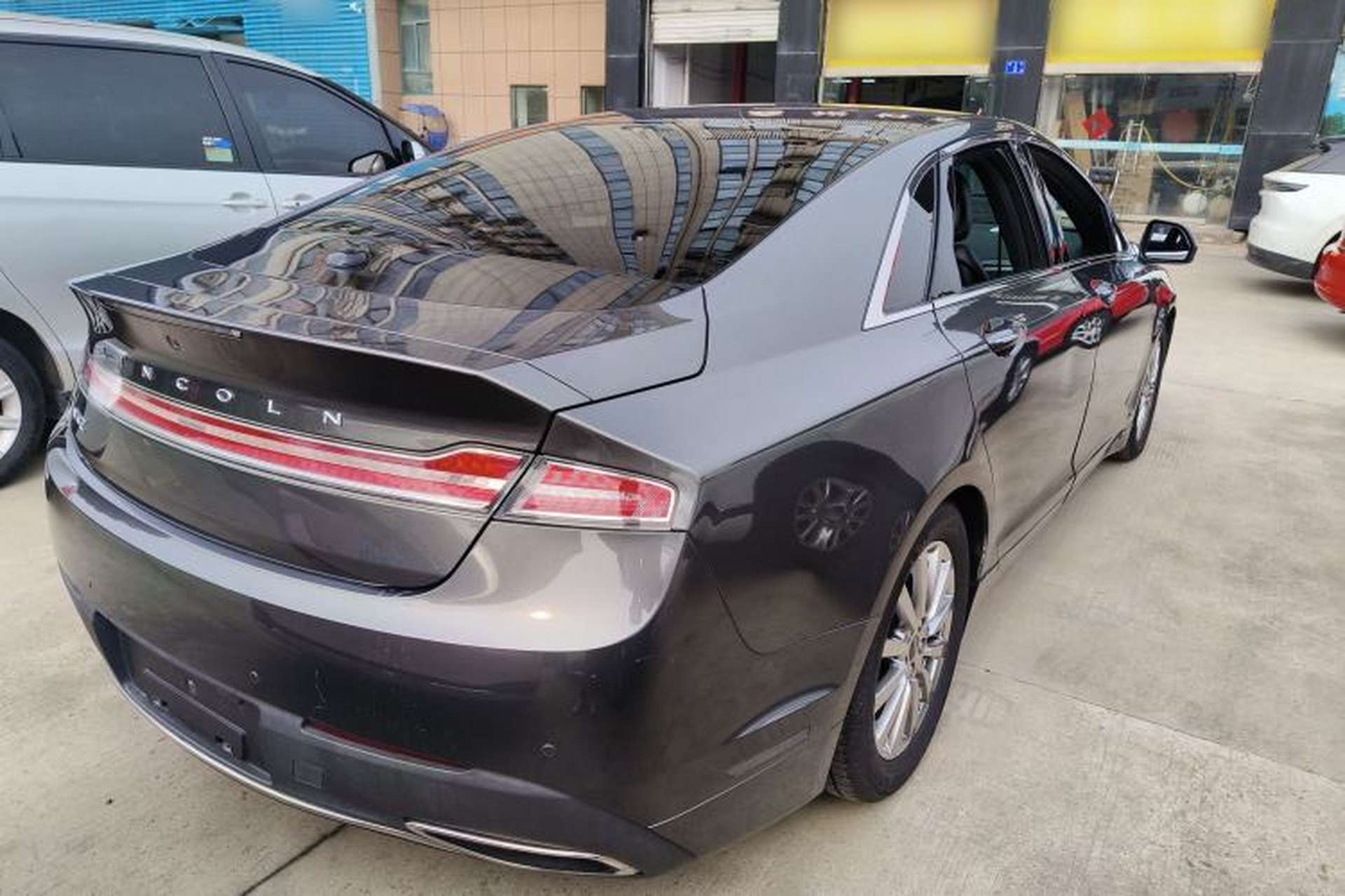 Used Lincoln MKZ 2017 2.0T Luxury Edition Rear Right 45 Deg