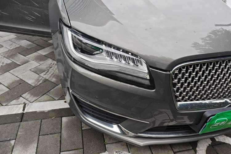Used Lincoln MKZ 2017 2.0T Luxury Edition Right Front Headlight