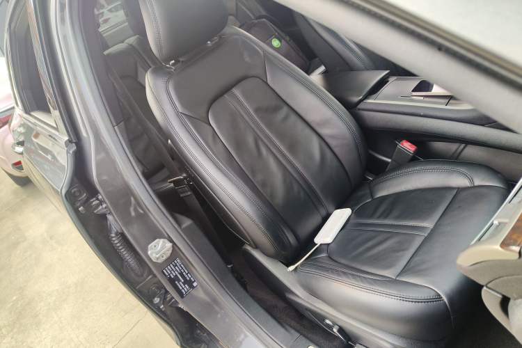 Used Lincoln MKZ 2017 2.0T Luxury Edition Right Front Seat