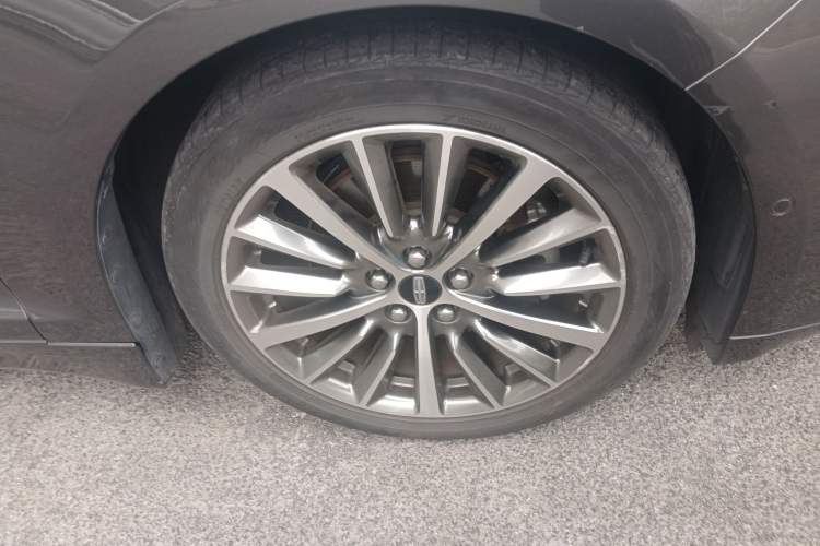 Used Lincoln MKZ 2017 2.0T Luxury Edition Right Front Wheel Hub