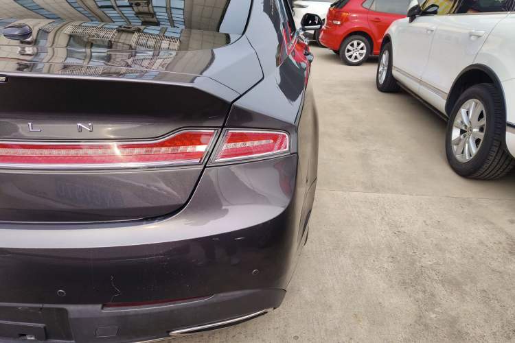 Used Lincoln MKZ 2017 2.0T Luxury Edition Right Rear Taillight