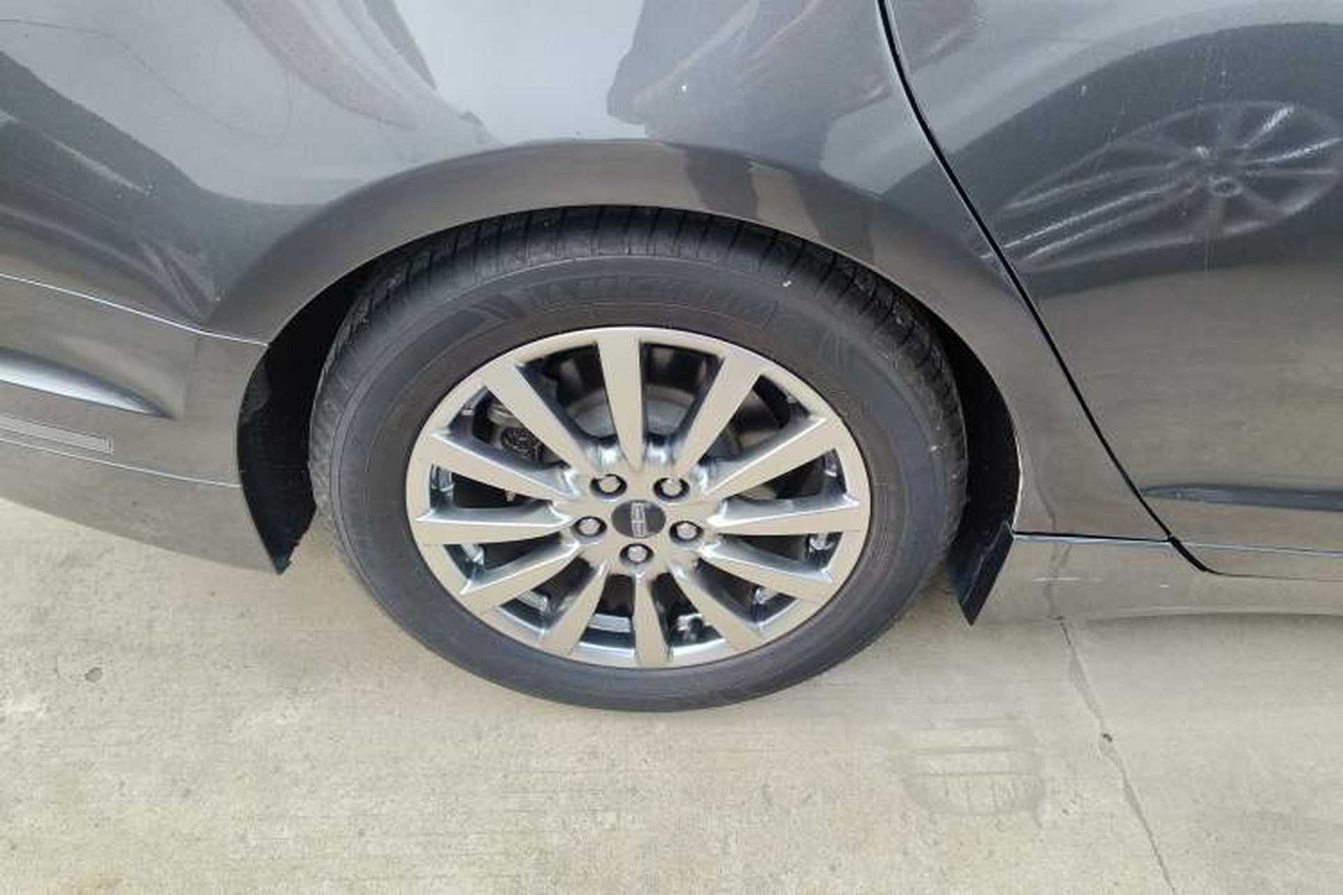 Used Lincoln MKZ 2017 2.0T Luxury Edition Right Rear Wheel Hub