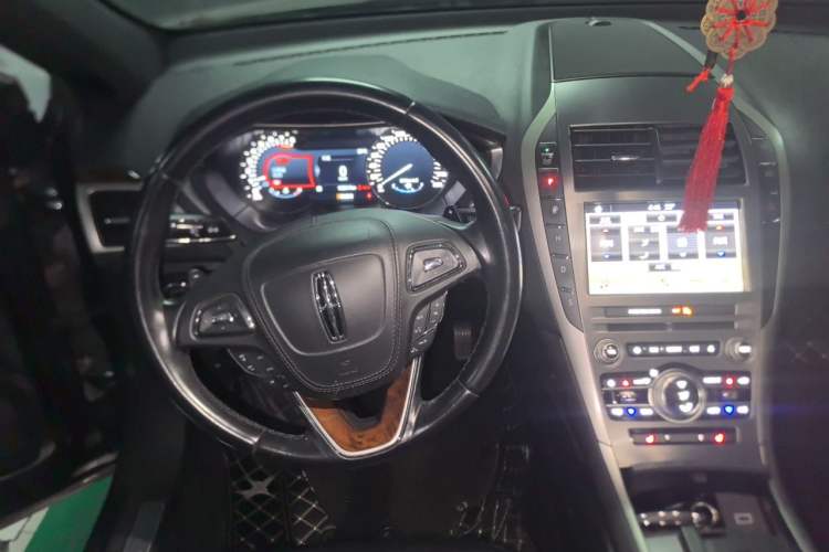 Used Lincoln MKZ 2017 2.0T Luxury Edition Steering Wheel
