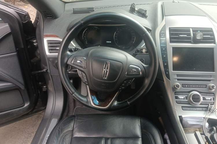 Used Lincoln MKZ 2017 2.0T Luxury Edition Steering Wheel