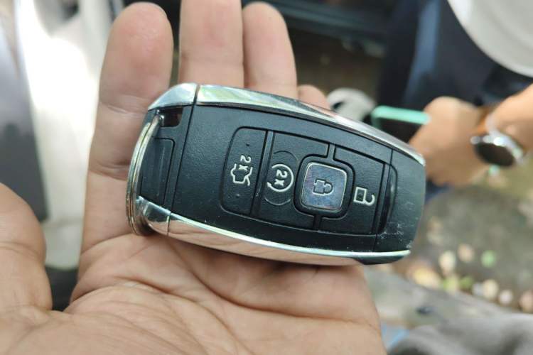 Used Lincoln MKZ 2017 2.0T Luxury Edition Vehicle Key