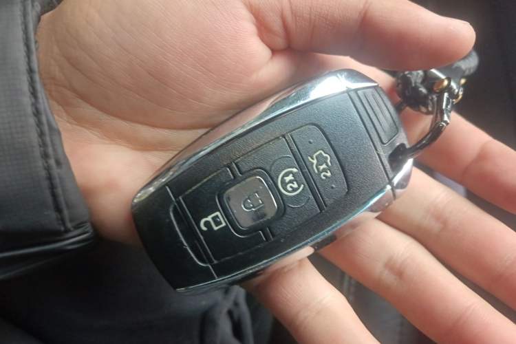 Used Lincoln MKZ 2017 2.0T Luxury Edition Vehicle Key