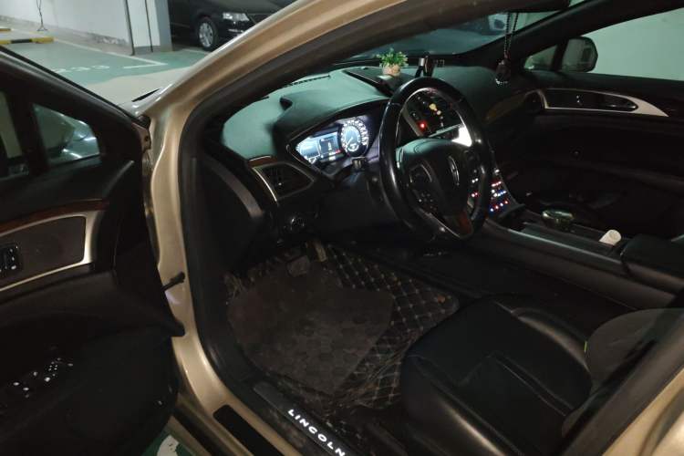Used Lincoln MKZ 2017 2.0T Luxury Edition Driver Seat