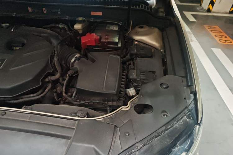 Used Lincoln MKZ 2017 2.0T Luxury Edition Engine Bay Left