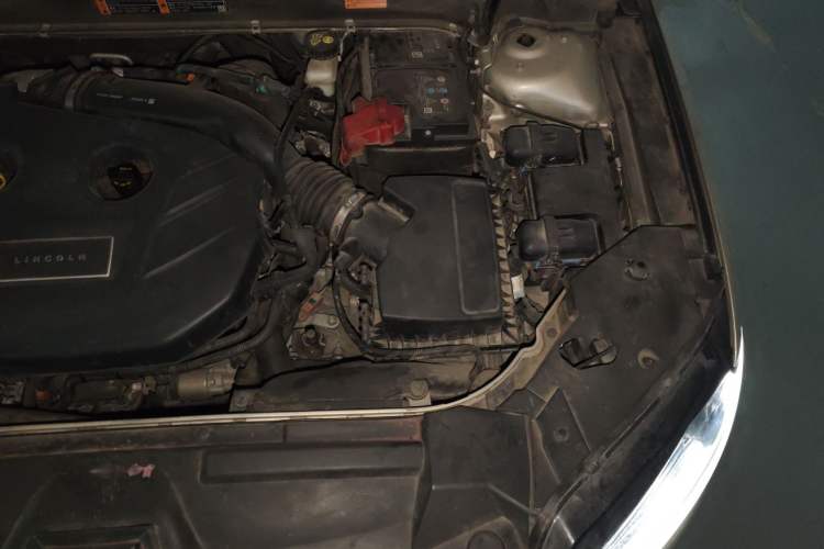 Used Lincoln MKZ 2017 2.0T Luxury Edition Engine Bay Left